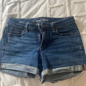 Universal thread shorts